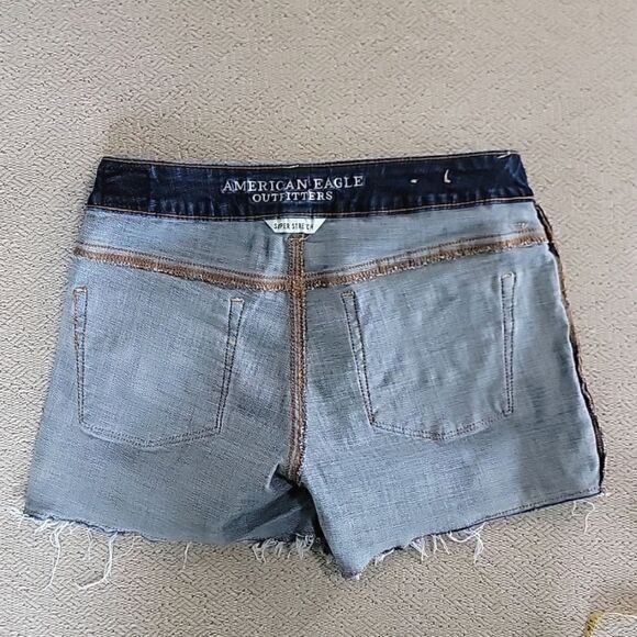 American Eagle Shortie Super Stretch Distressed Jean Shorts - Size 2 - Picture 13 of 14